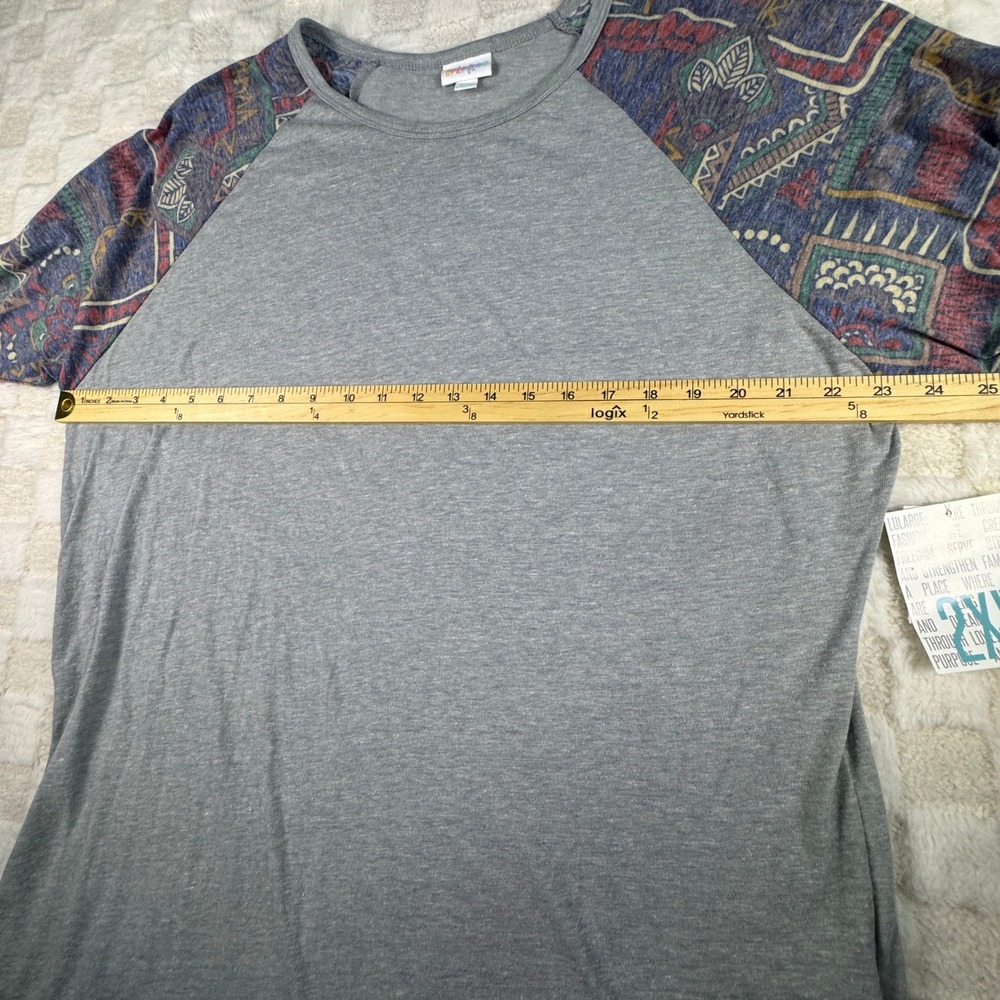 LuLaRoe Randy 2XL Gray Raglan Baseball Tee Multi-Color Geometric Pattern NWT - Picture 10 of 12